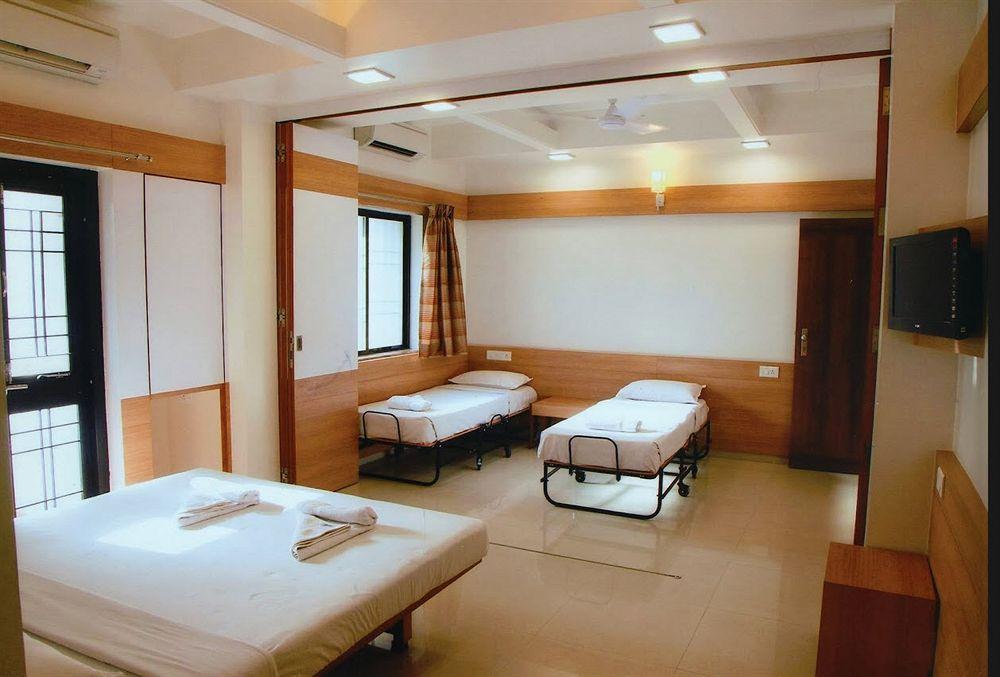แฟ็บเอ็กซ์เพรส อศิยาน Hotel ปูเน่ ภายนอก รูปภาพ