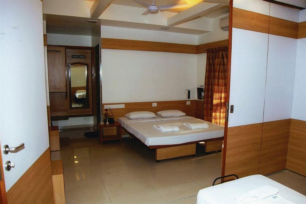 แฟ็บเอ็กซ์เพรส อศิยาน Hotel ปูเน่ ภายนอก รูปภาพ