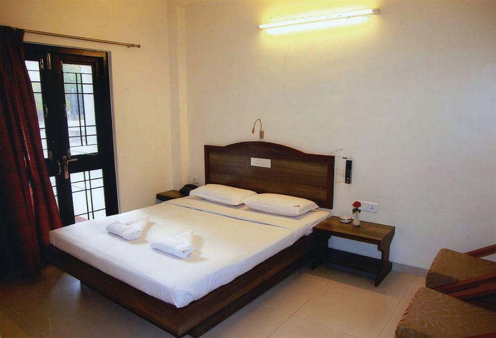 แฟ็บเอ็กซ์เพรส อศิยาน Hotel ปูเน่ ภายนอก รูปภาพ
